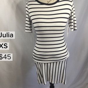 Xs LuLaRoe Julia Dress.